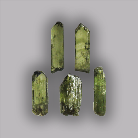 DIOPSIDE - Lot de 5 cristaux naturels
