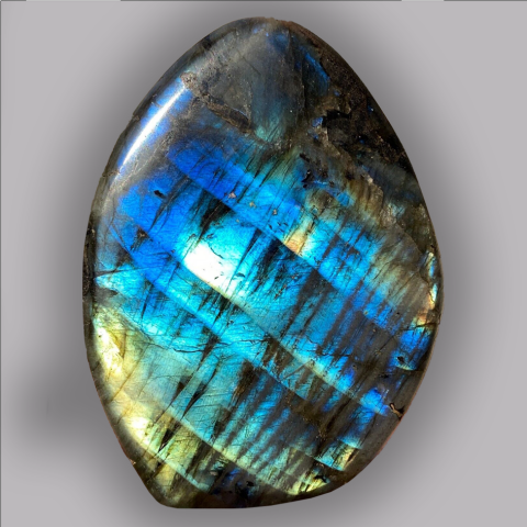 LABRADORITE forme libre 169 g.