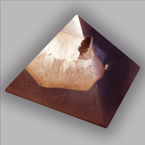 AGATE pyramide 262 g.