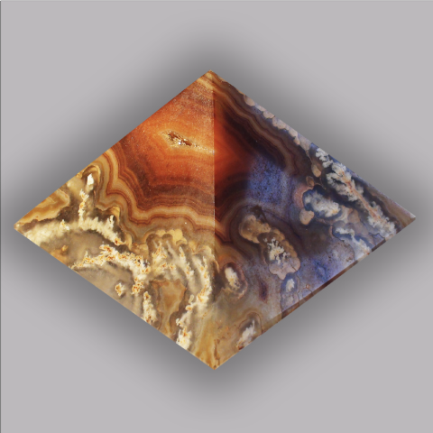 AGATE pyramide 123 g.