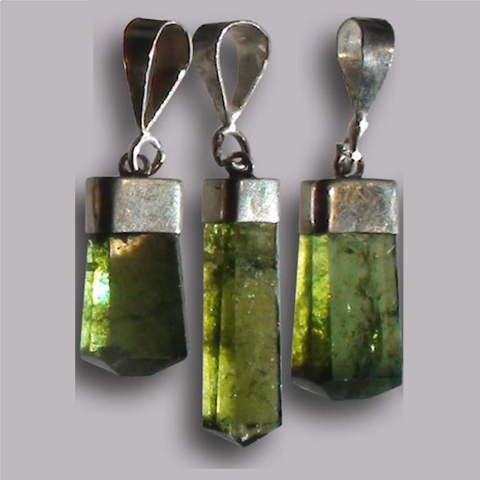 TOURMALINE verte - Pendentif cristal poli