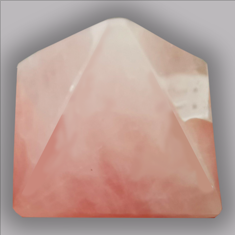 QUARTZ ROSE pyramide 115 g.
