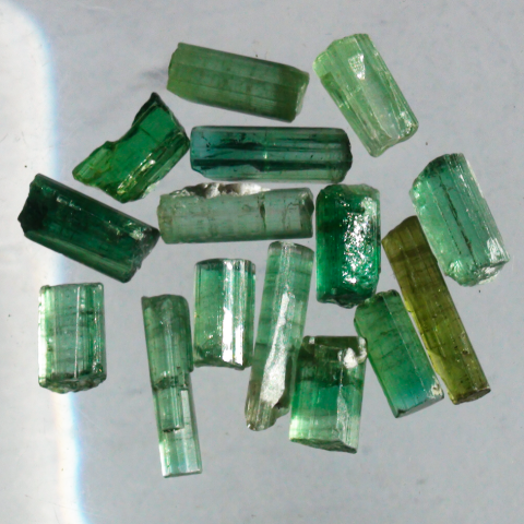 TOURMALINE VERTE Cristal naturel 2,0/2,9 ct