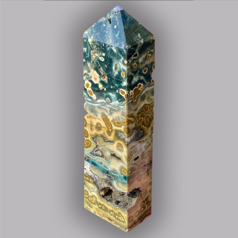 JASPE orbiculaire- Oblisque 355 g., 25 x 40 x 150 mm.