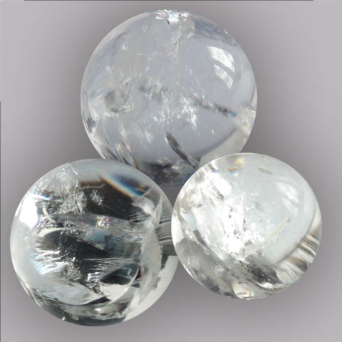 CRISTAL de ROCHE sphre polie 10  16g,  env 19 mm. mm.